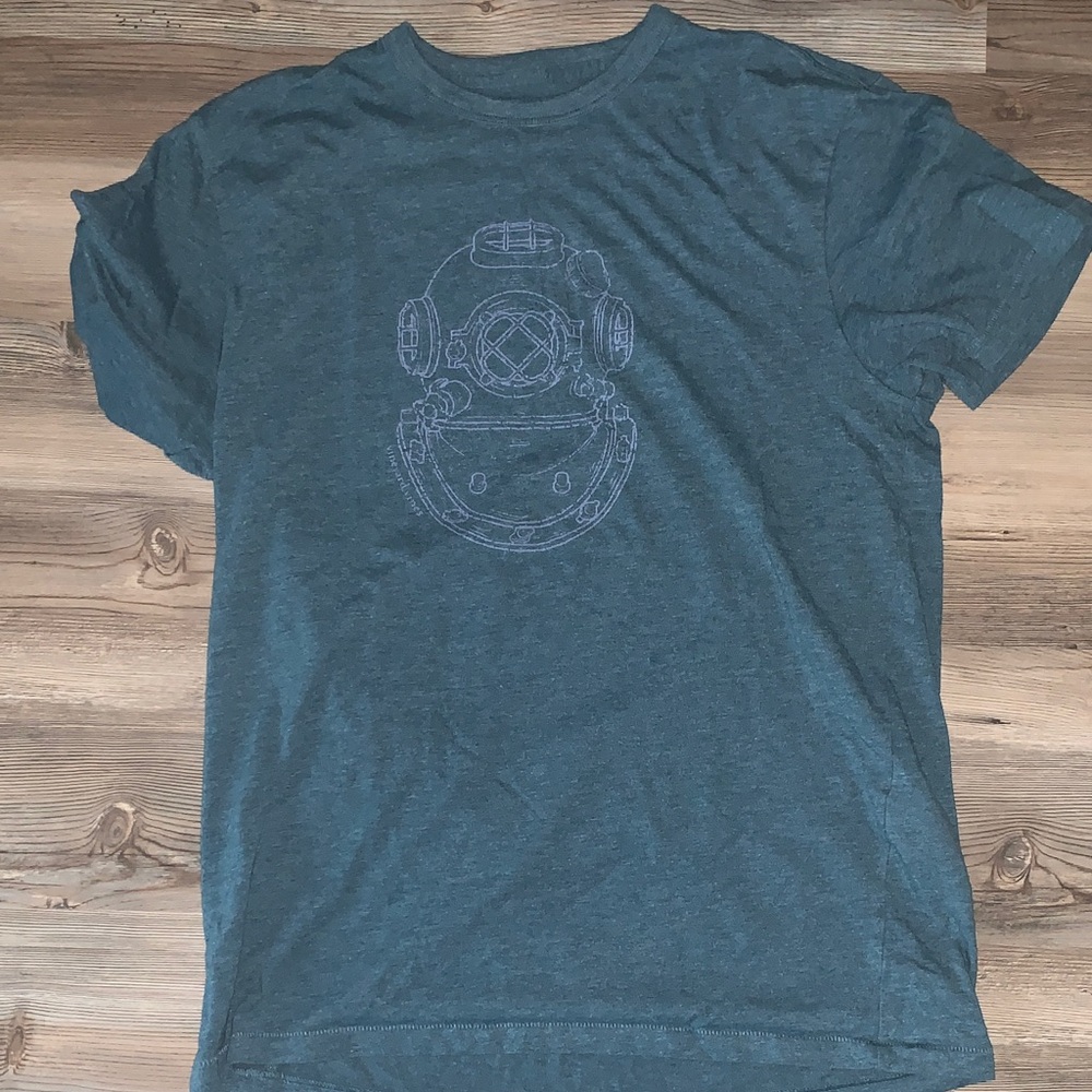 Vineyard Vines Blue Diver Helmet Tee